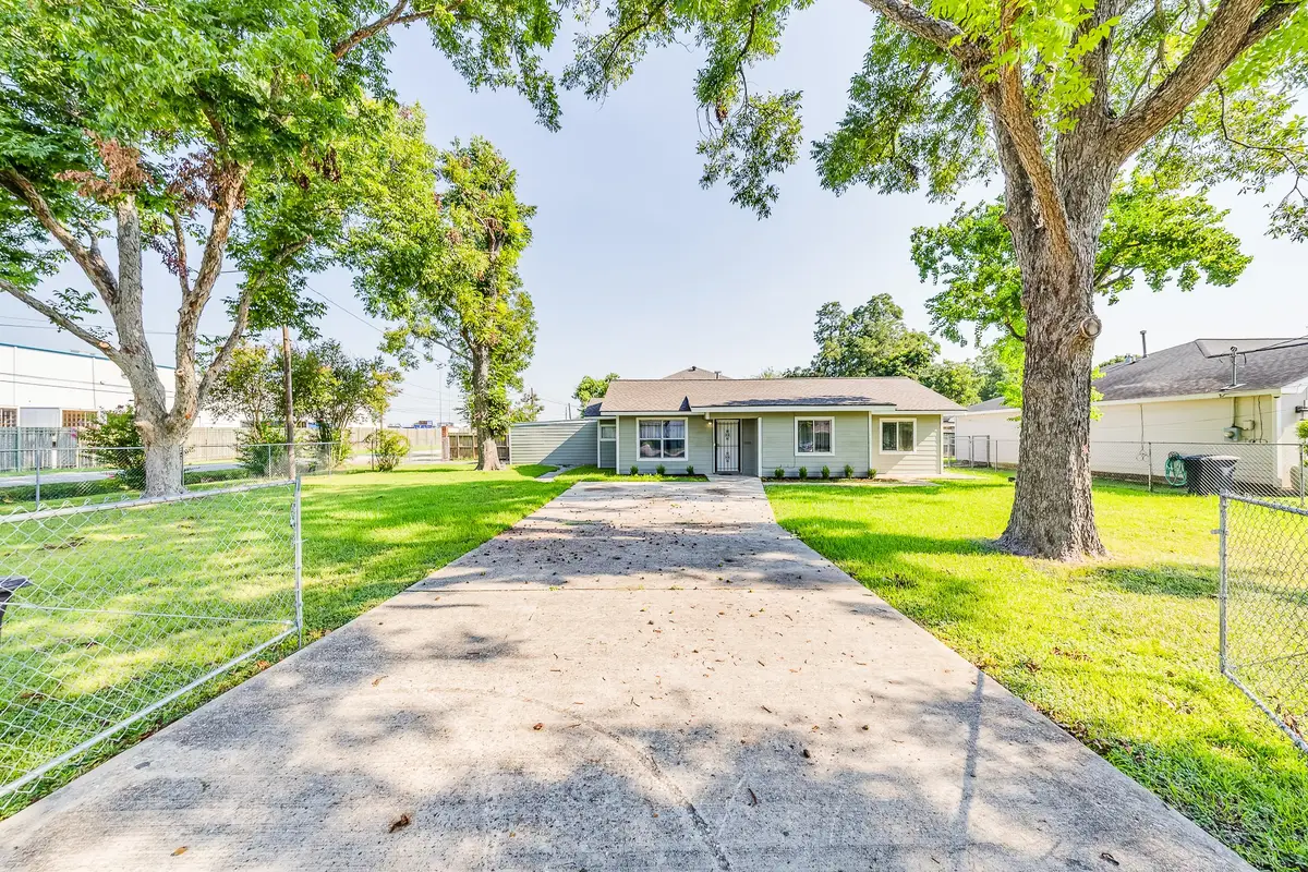 401 New Haven Drive, Houston, TX 77076 - Image #1