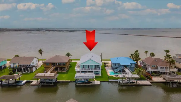 1303 Blue Heron Street, Bayou Vista, TX 77563