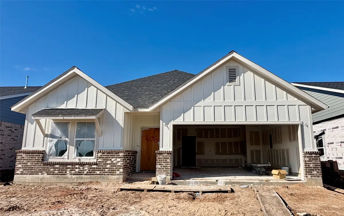 306 Cardinal Dr, Port Lavaca, TX 77979 - #1