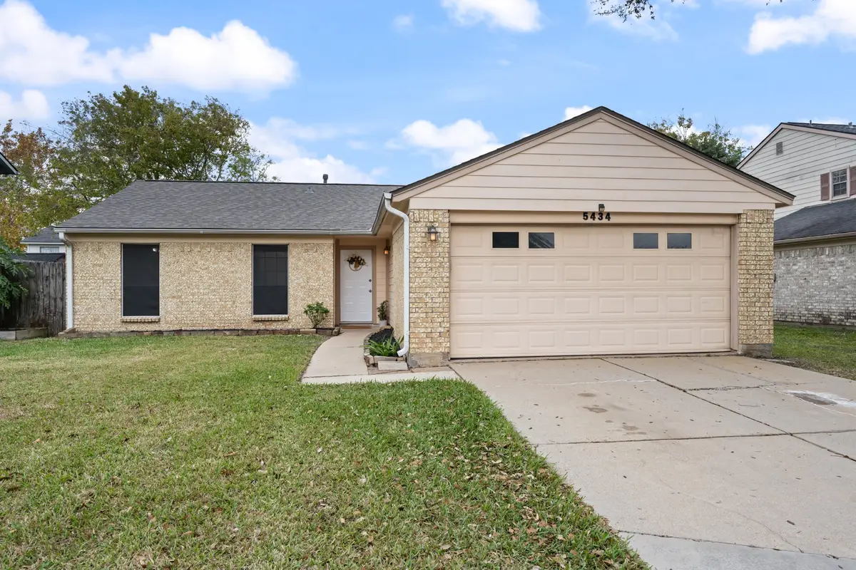 5434 Sugar Creek Drive, La Porte, TX 77571 - Image #1