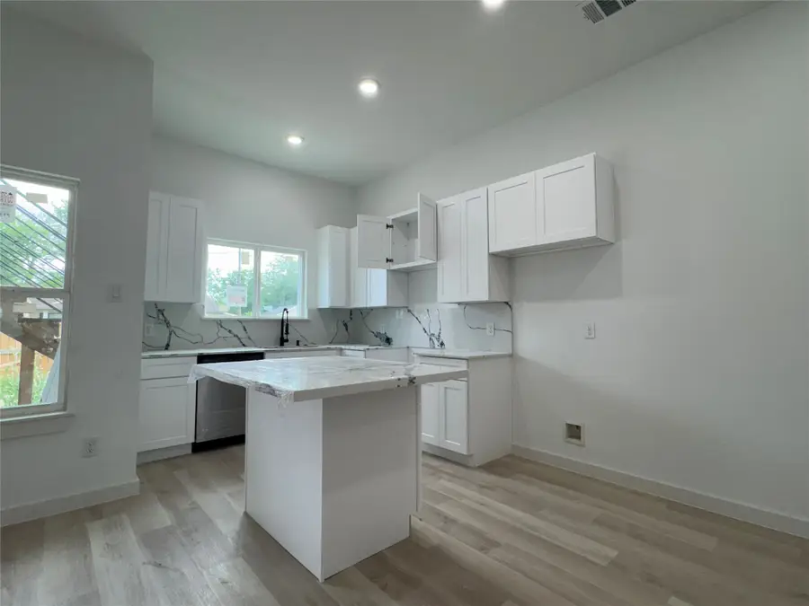 331 Delaware St, Houston, TX 77029 - #2