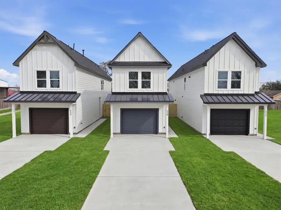 528 N 4th Street, La Porte, TX 77571 - #2