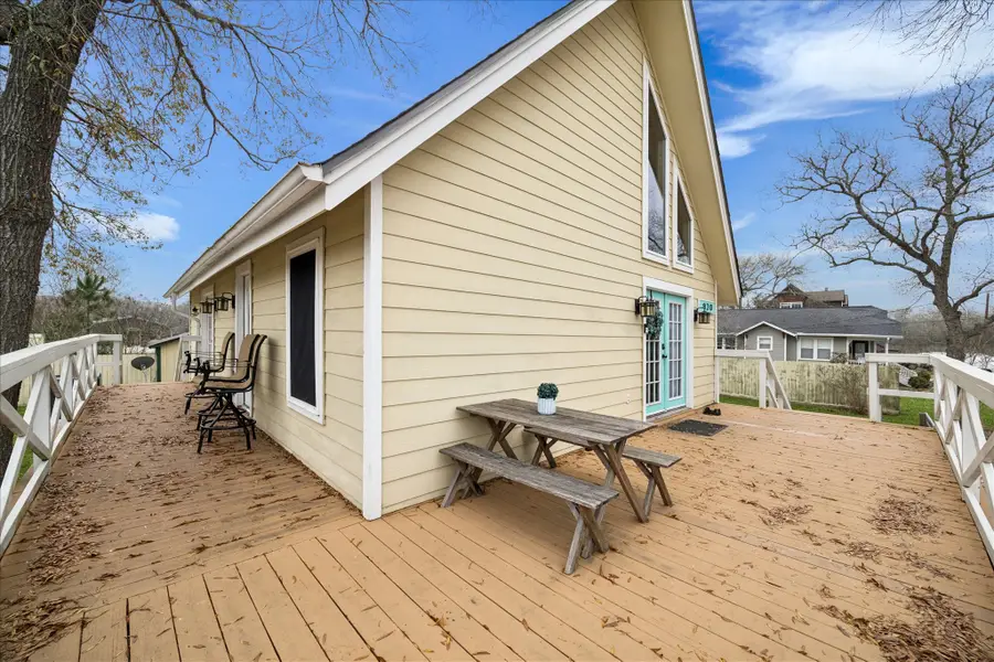 920 Oak Grove Street, La Porte, TX 77571 - #2