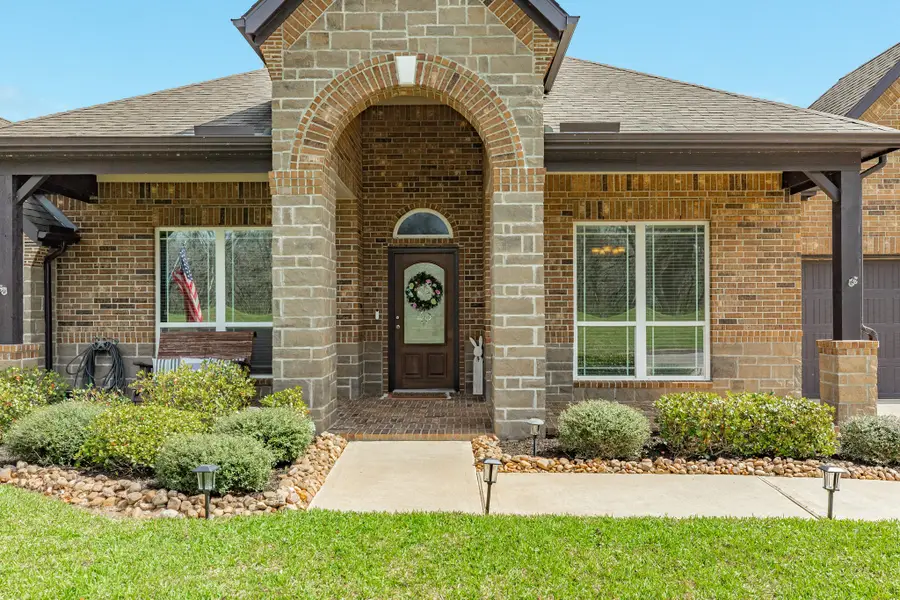 441 Twin Lakes Boulevard W, West Columbia, TX 77486 - #3