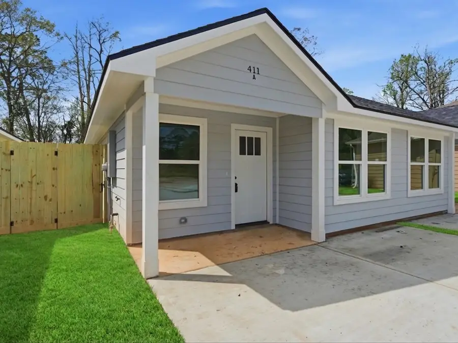 308 S 11th St, Conroe, TX 77301 - #3