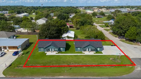 1318 Stowell Street, Anahuac, TX 77514