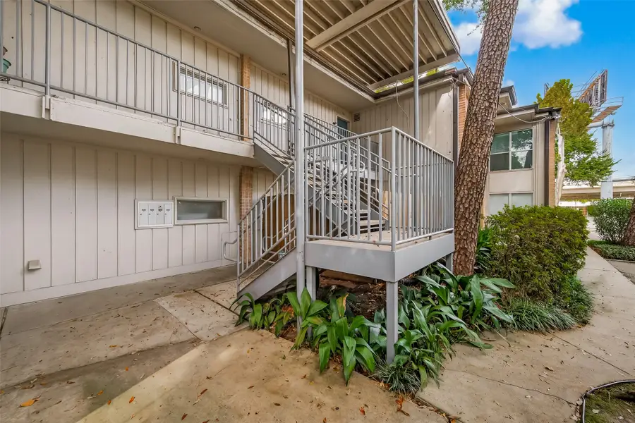 8211 Katy Freeway #19, Houston, TX 77024 - Image #2