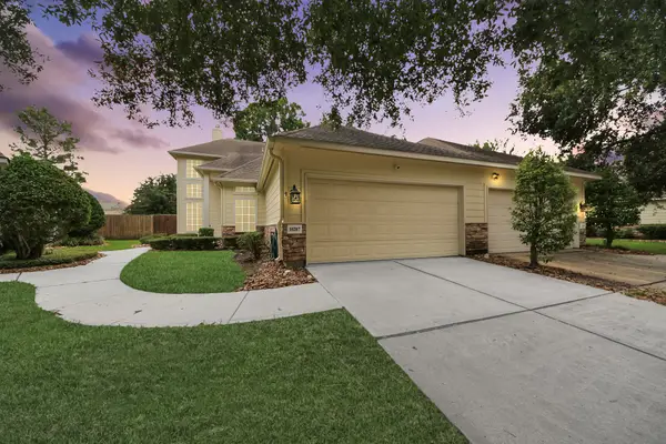 10207 Thornleaf Lane, Houston, TX 77070