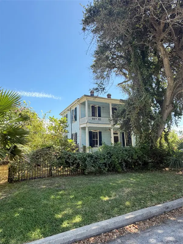 2725 Avenue P 1/2, Galveston, TX 77550