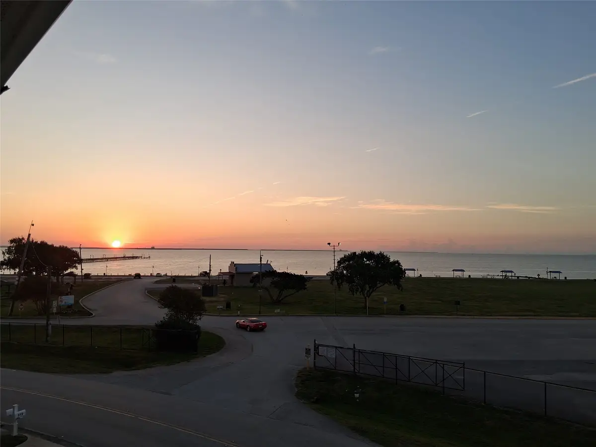 709 N Bayshore Drive, La Porte, TX 77571 - #1