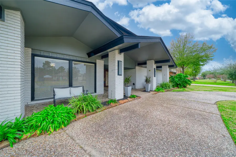 5017 Glenhaven Drive, Baytown, TX 77521 - Image #3