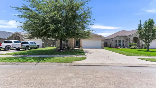 8614 W Highlands Crossing, Highlands, TX 77562