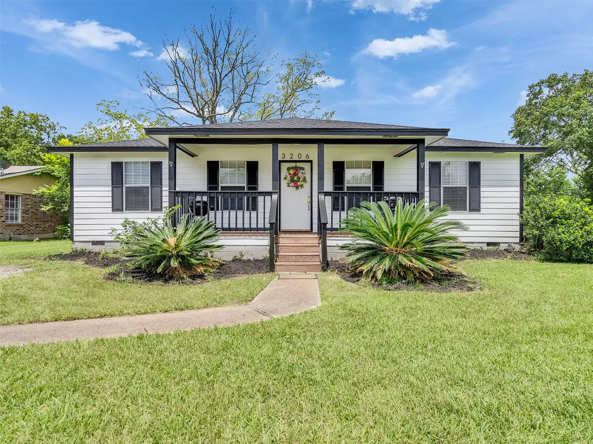 3206 Ridgefield Road, La Porte, TX 77571 - #1