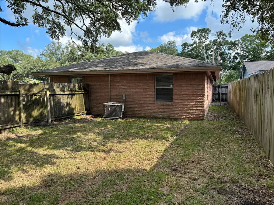 903 S Dula Street, Alvin, TX 77511 - #2
