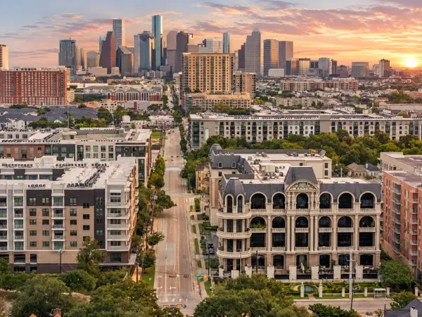 1005 S Shepherd Drive #303, Houston, TX 77019