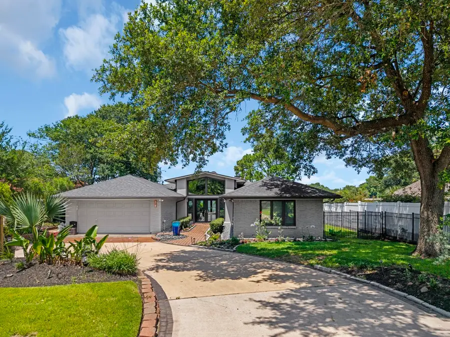 217 Lakeshore Circle, Seabrook, TX 77586 - #2