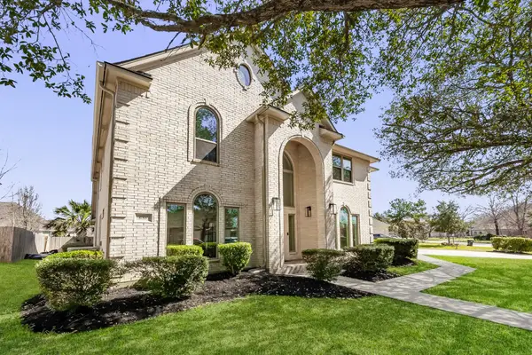 686 Edgewood Drive, Montgomery, TX 77356