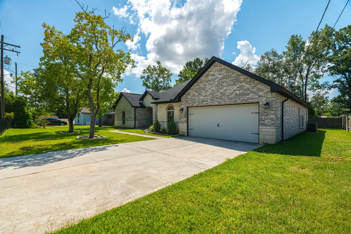 603 Airline Drive #B, Conroe, TX 77301 - Image #1