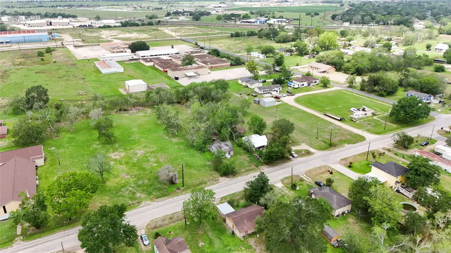 710 Palacios Street, El Campo, TX 77437 - #2