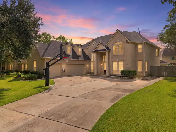 7610 Northwoods Drive, Sugar Land, TX 77479