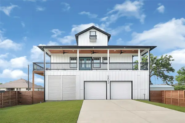 203 Dwire Drive, La Porte, TX 77571