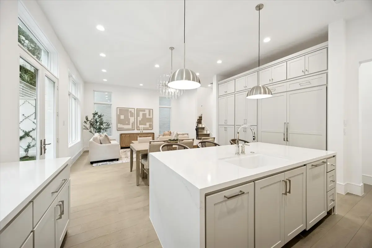 19 Wentworth Gate Path, Houston, TX 77027 - #1