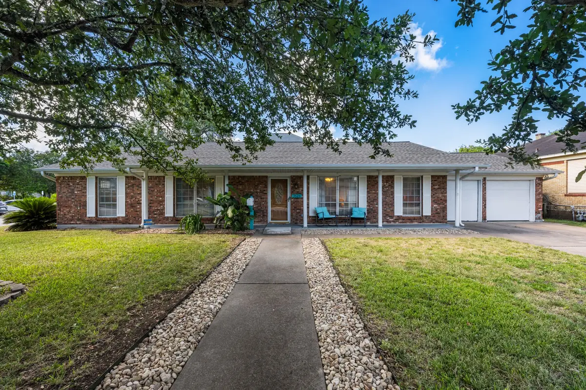 3528 Avenue L, Galveston, TX 77550 - #1