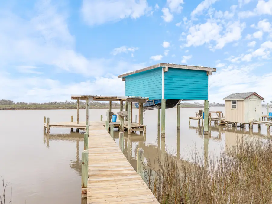 1390 County Road 201, Sargent, TX 77414 - #2