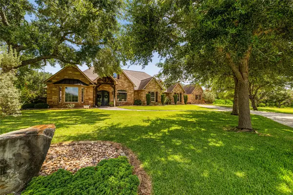 178 Juniper Trail, Yoakum, TX 77995