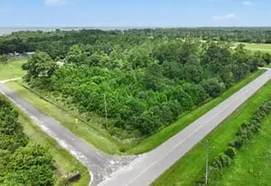 1166 Channelview Rd, Anahuac, TX 77514