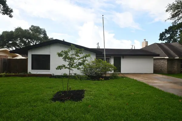 2431 Bayou Drive, League City, TX 77573