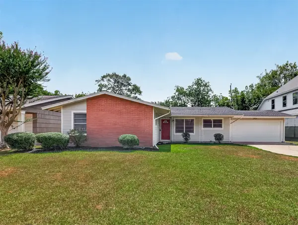 4749 Redstart Street, Houston, TX 77035