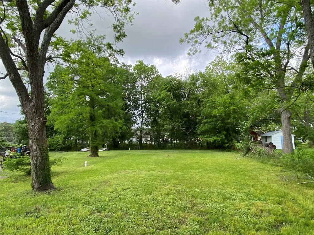 6538 Railroad Street, Wallis, TX 77485 - #1