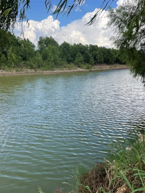 1106 County Road 180, Nada, TX 77460