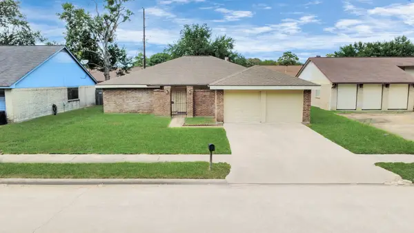 13610 Piney Oaks Drive, Houston, TX 77065