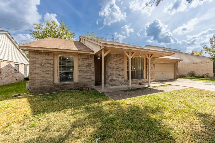 10814 Village Trail Drive, Houston, TX 77065 - Image #2