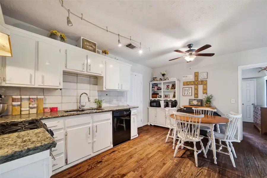 115 S Holmes Street, La Porte, TX 77571 - #3