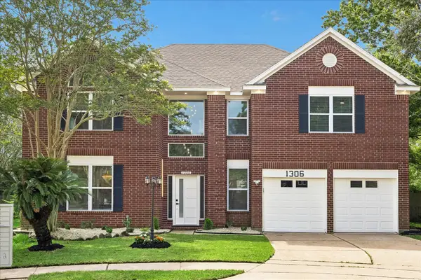 1306 Hunter Wood Drive, League City, TX 77573
