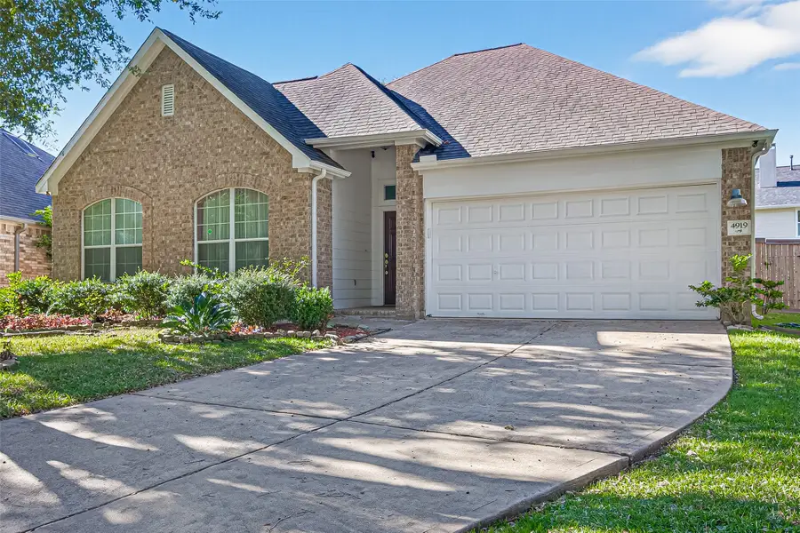 4919 Falls Circle, Missouri City, TX 77459 - Image #2