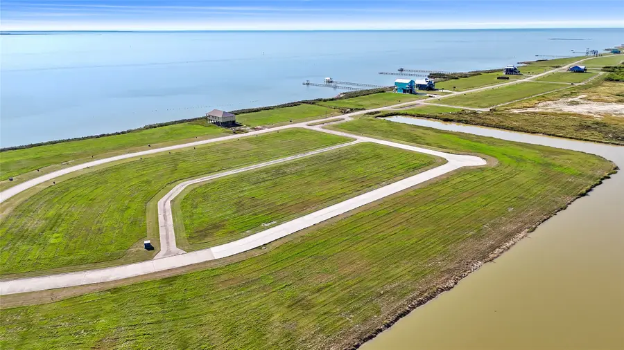 3050 Coastal Springs Loop, Palacios, TX 77465 - Image #3