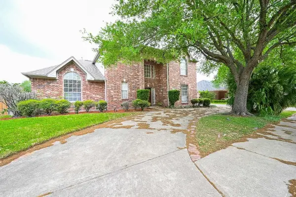 8102 Ashley Circle Drive S, Houston, TX 77071
