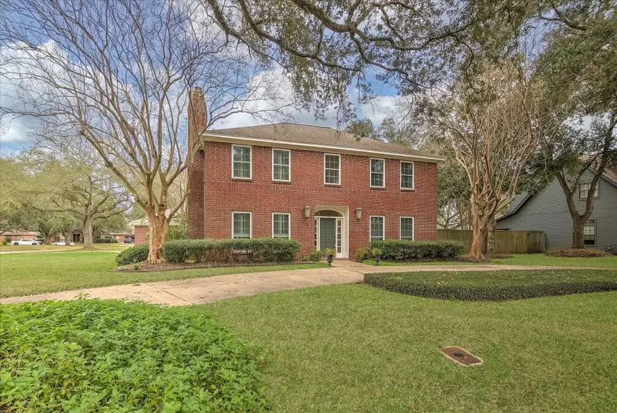 103 Strawberry Drive, Lake Jackson, TX 77566 - Image #2