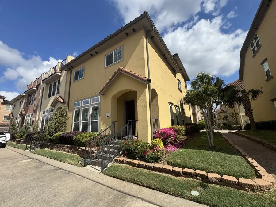 22 W Oaks Drive, Pasadena, TX 77058 - #2