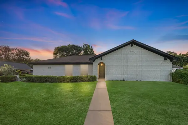 213 Westview Drive, Sealy, TX 77474