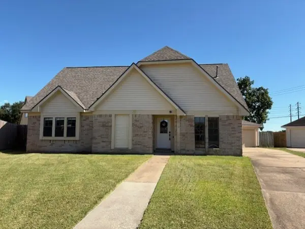 2519 Carriage Lane, Stafford, TX 77477