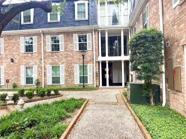 359 N Post Oak Lane #118, Houston, TX 77024