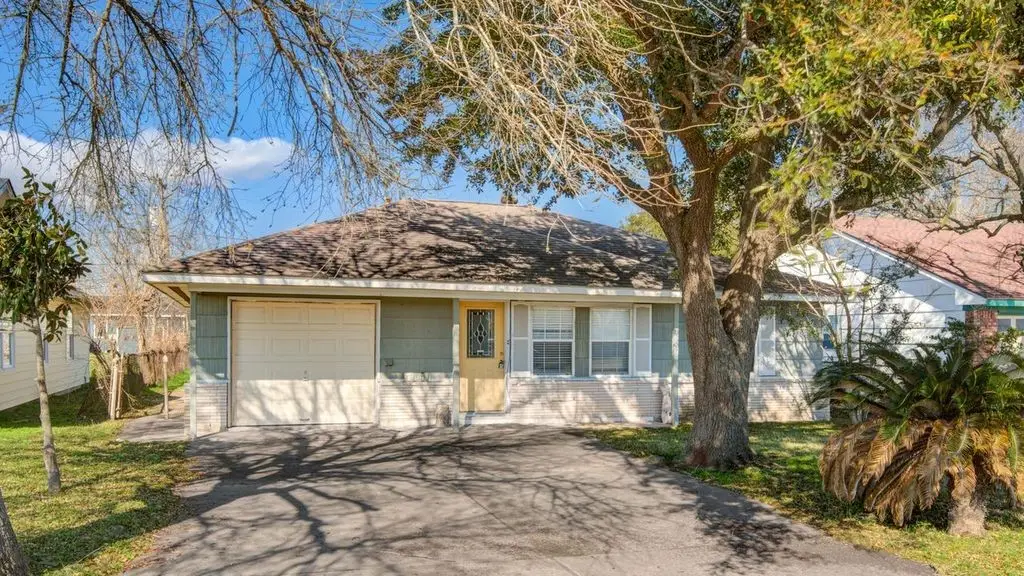 714 W 7th Street, Freeport, TX 77541 - #1