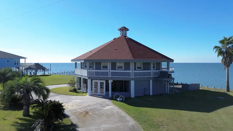 128 White Heron Drive, Anahuac, TX 77514 - Image #2