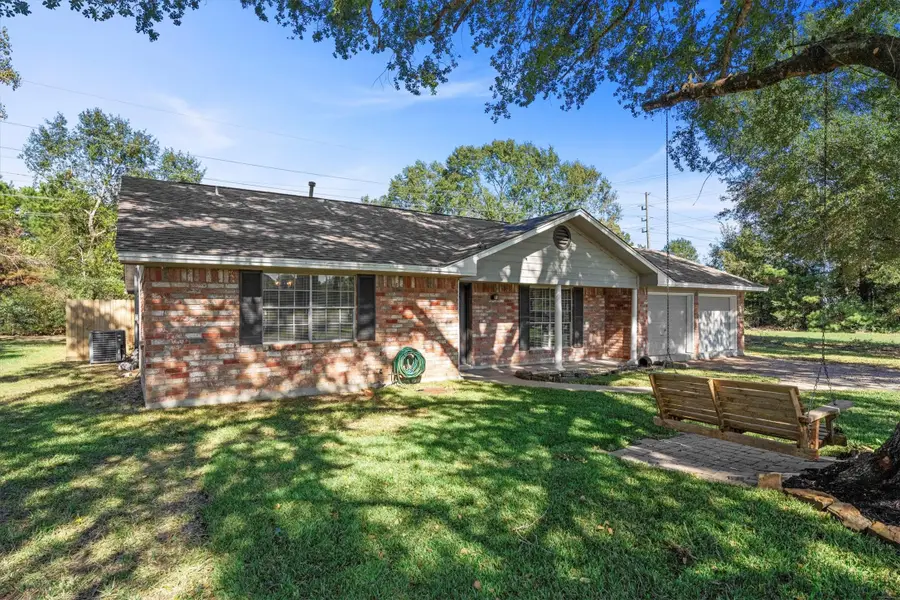 104 Anna Street, Tomball, TX 77375 - Image #2