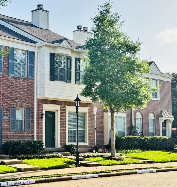 2930 Grants Lake Boulevard #2304, Sugar Land, TX 77479